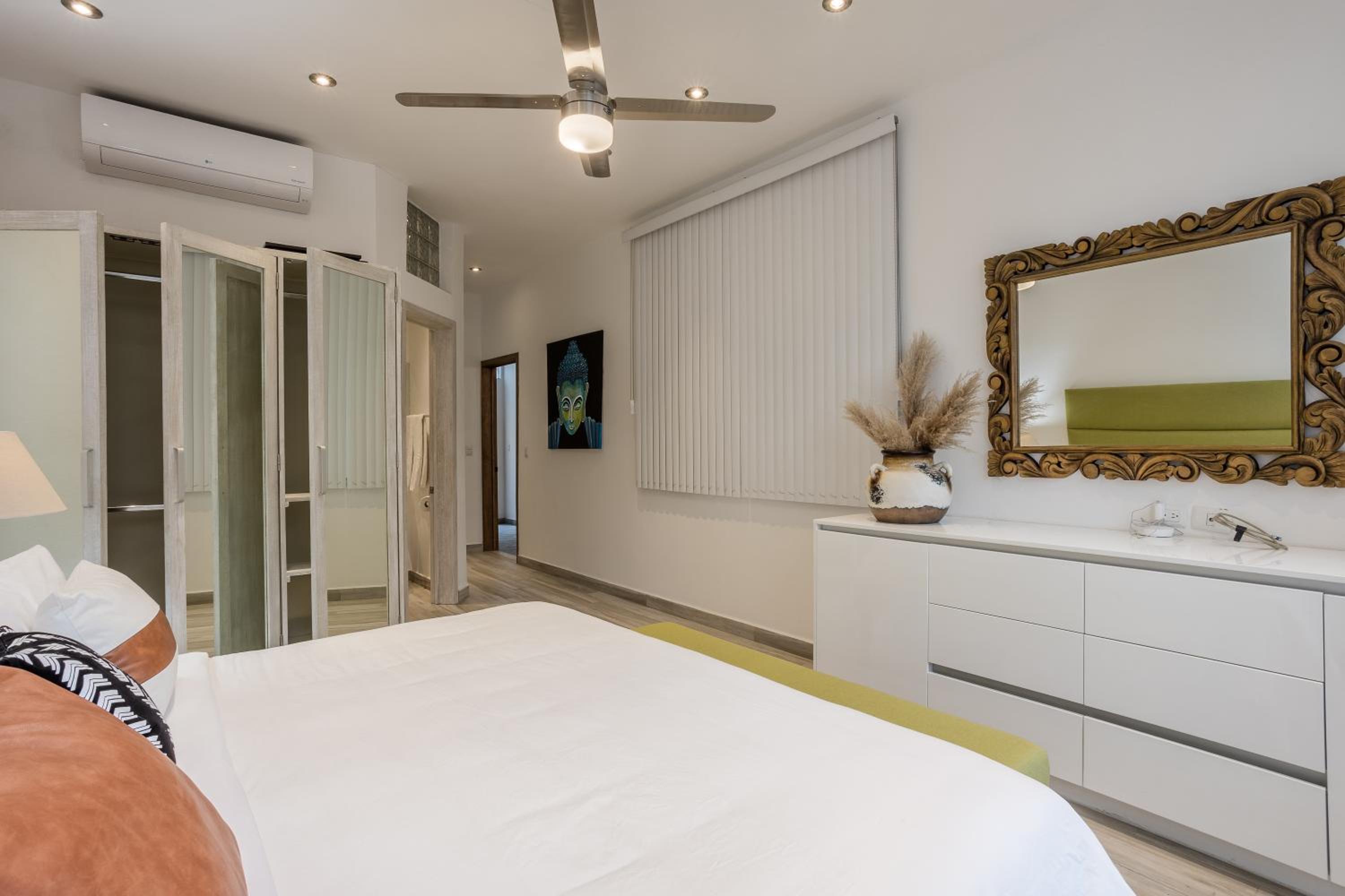 Casita Blanca, 1BR Modern Home with AC & Rooftop view 5