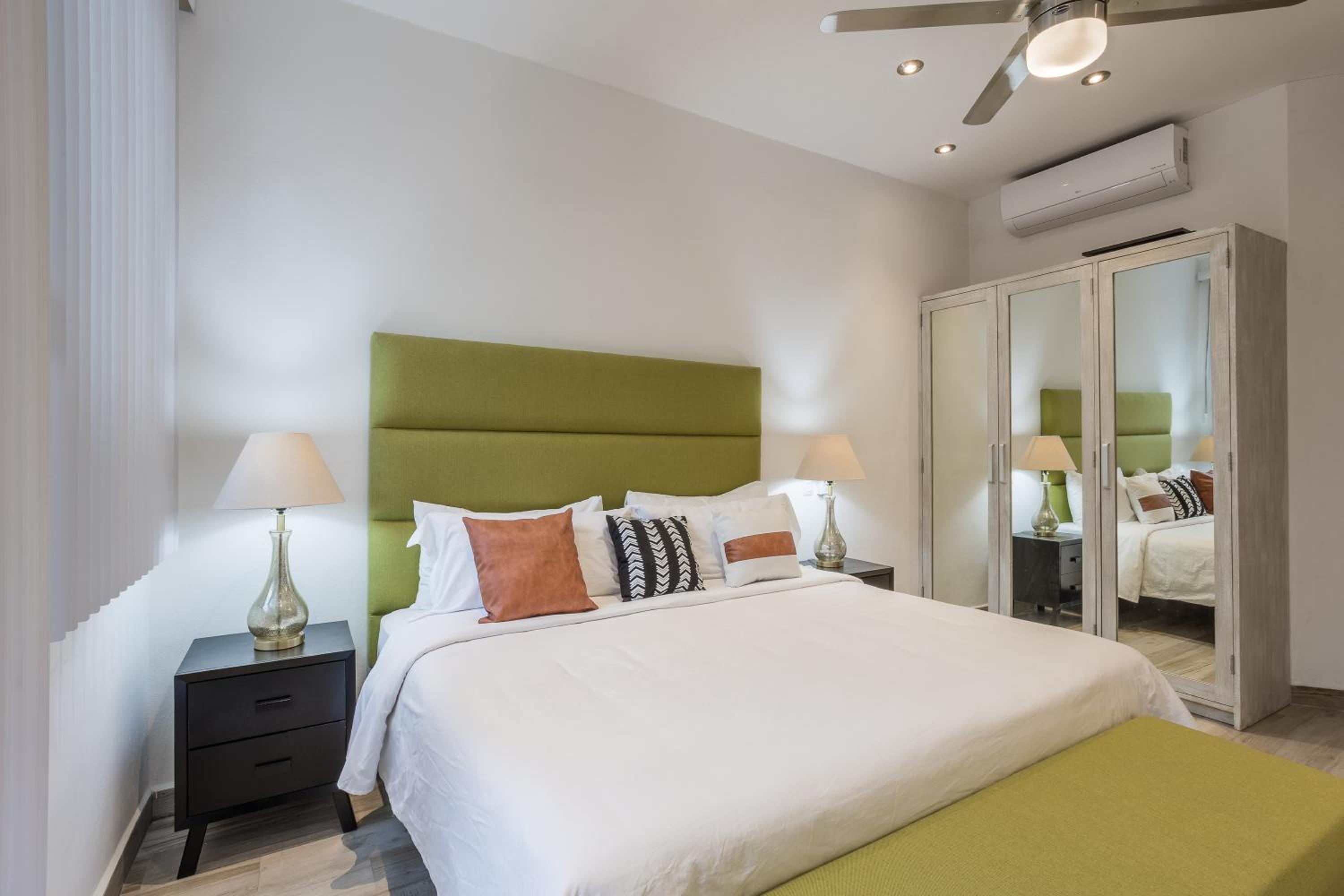 Casita Blanca, 1BR Modern Home with AC & Rooftop view 4