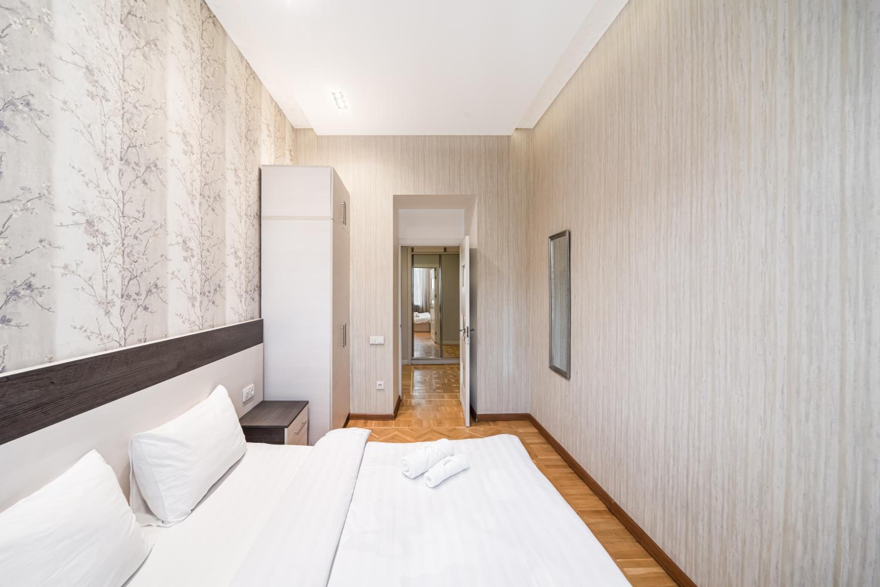 2-BDR/Abovyan str/Downtown/Modern apartment