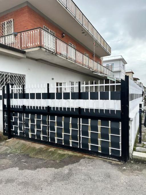 Casa via Appia Scauri - luminosa, grande a 250 m dal mare e dalla stazione ferroviaria