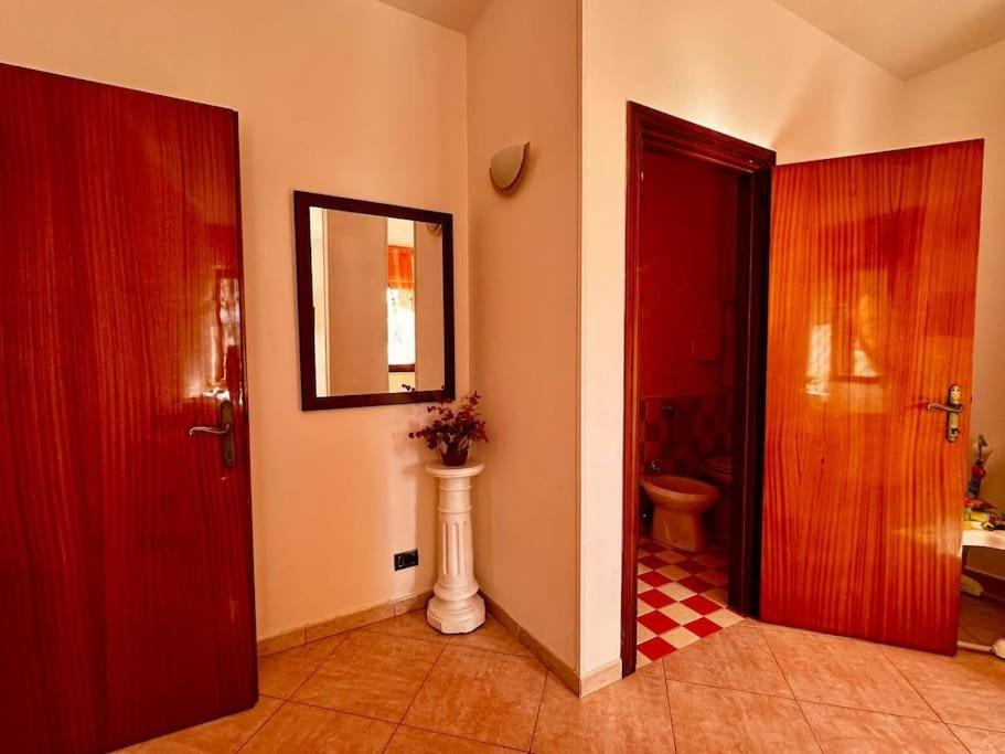 Casa via Appia Scauri - luminosa, grande a 250 m dal mare e dalla stazione ferroviaria
