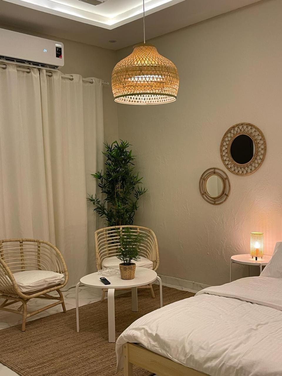 Bohemian Studio Self check-in