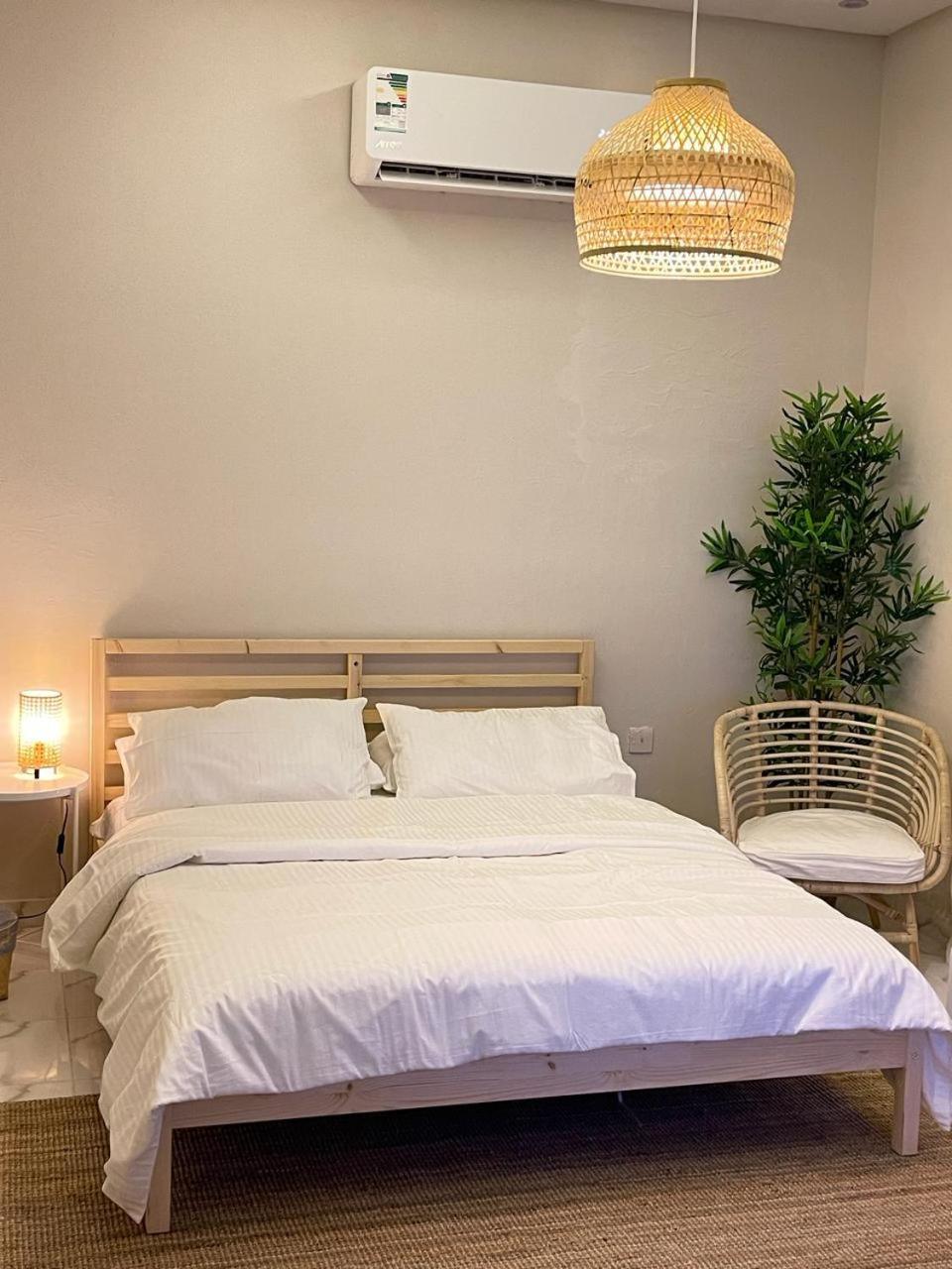 Bohemian Studio Self check-in