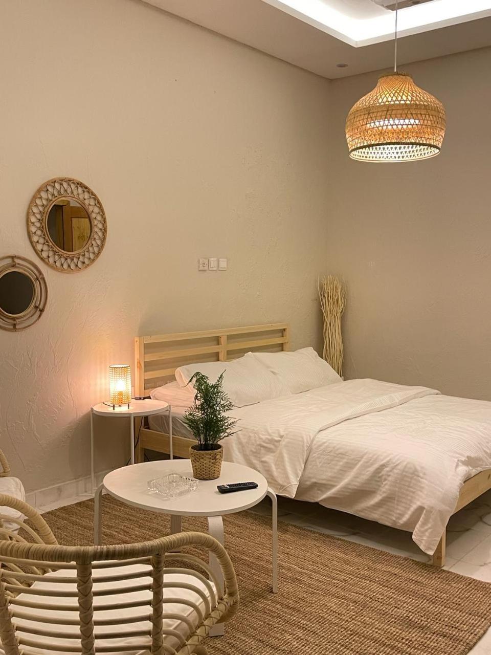 Bohemian Studio Self check-in