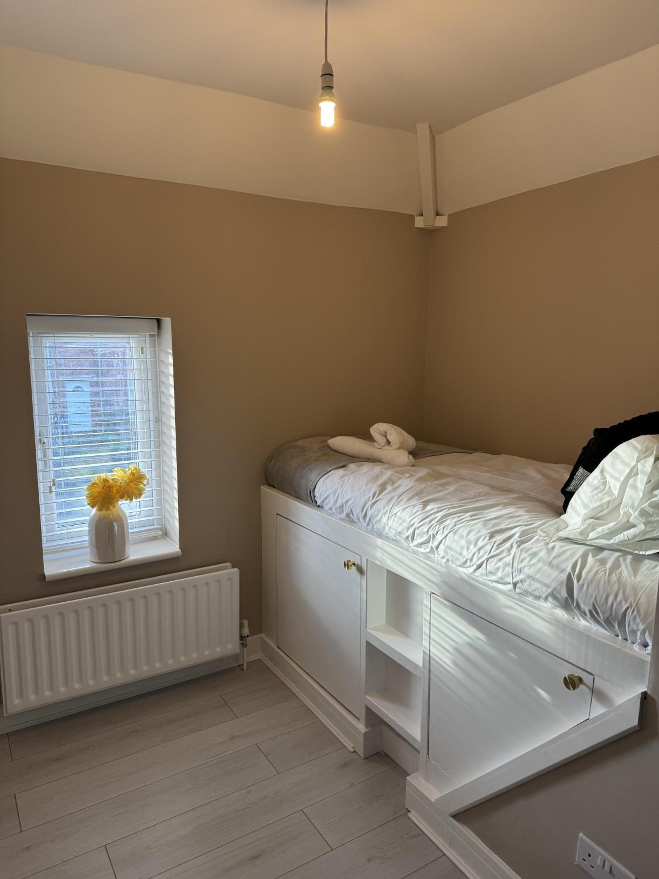 Impeccable 3-Bed House in Walsall view 3