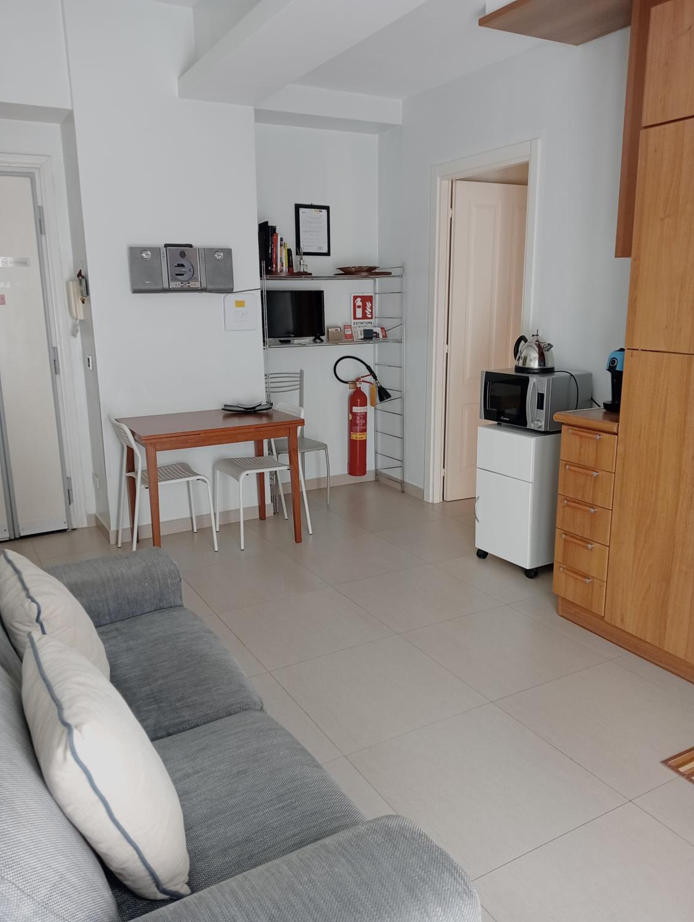 TEMPORARY HOME ROMA