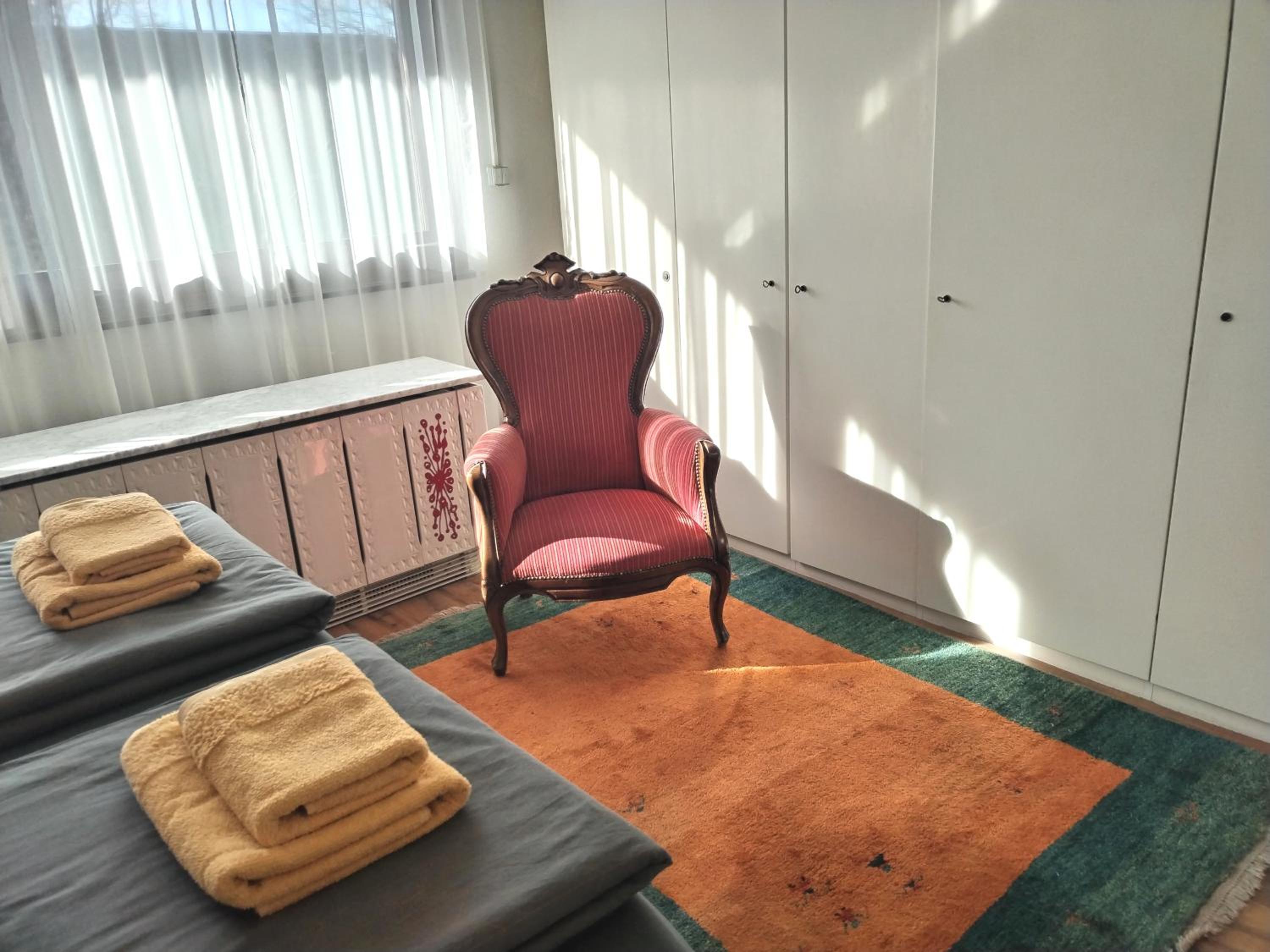 Waldeslust Warmbad mit Balkon und privatem Parkplatz