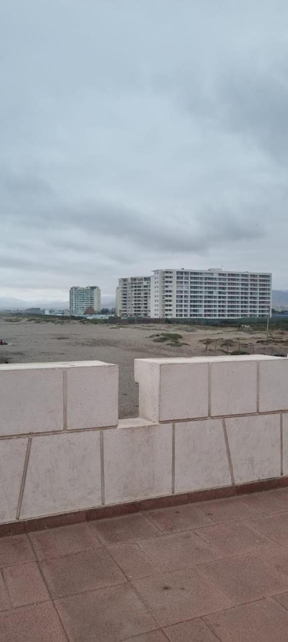 Cómodo departamento a pasos del mar con playa privada y laguna artificial