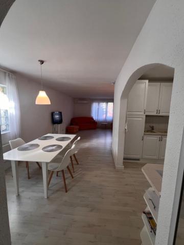 Sofi appartment