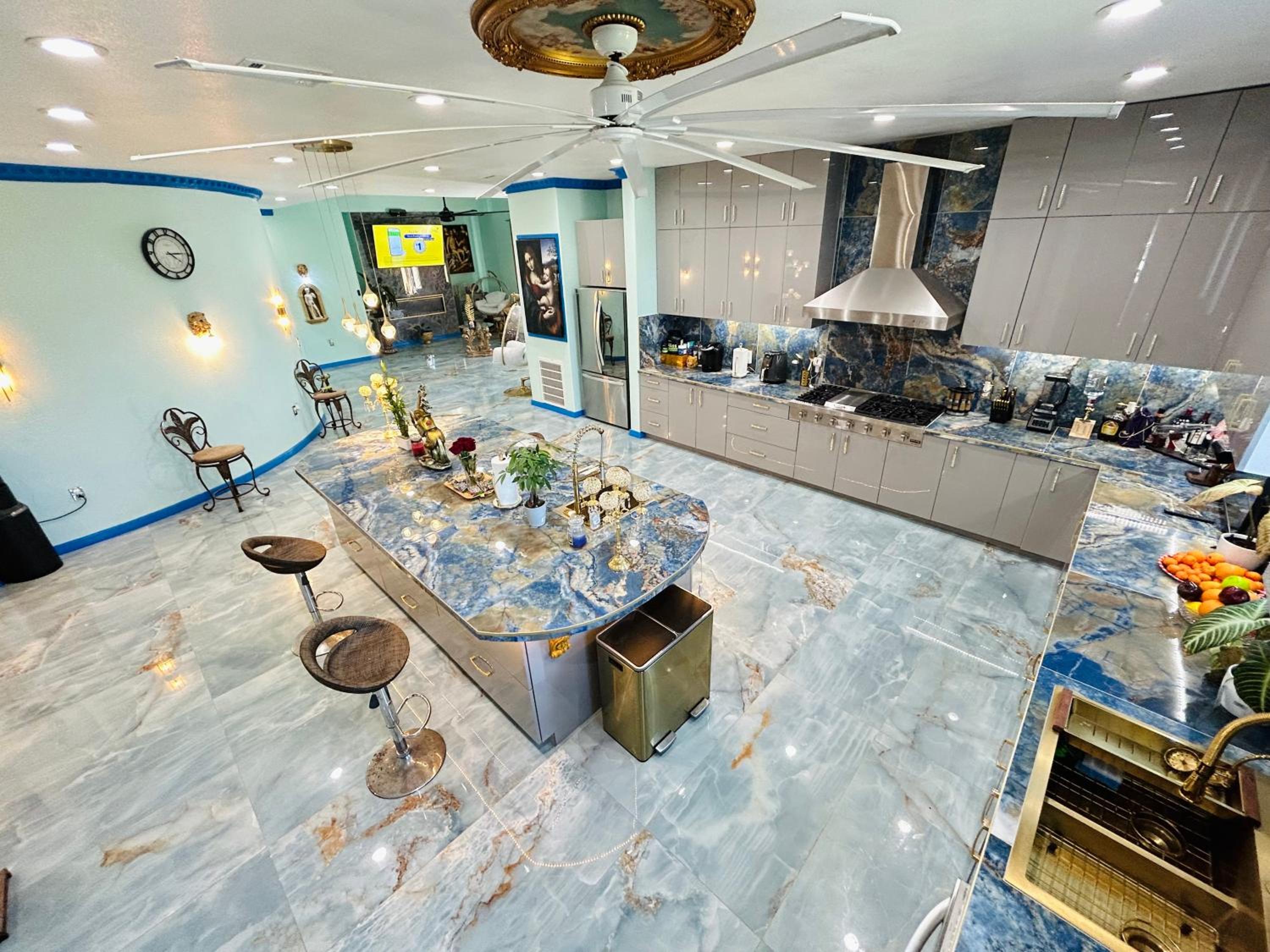 Luxury Palace / Vacation Home view 5