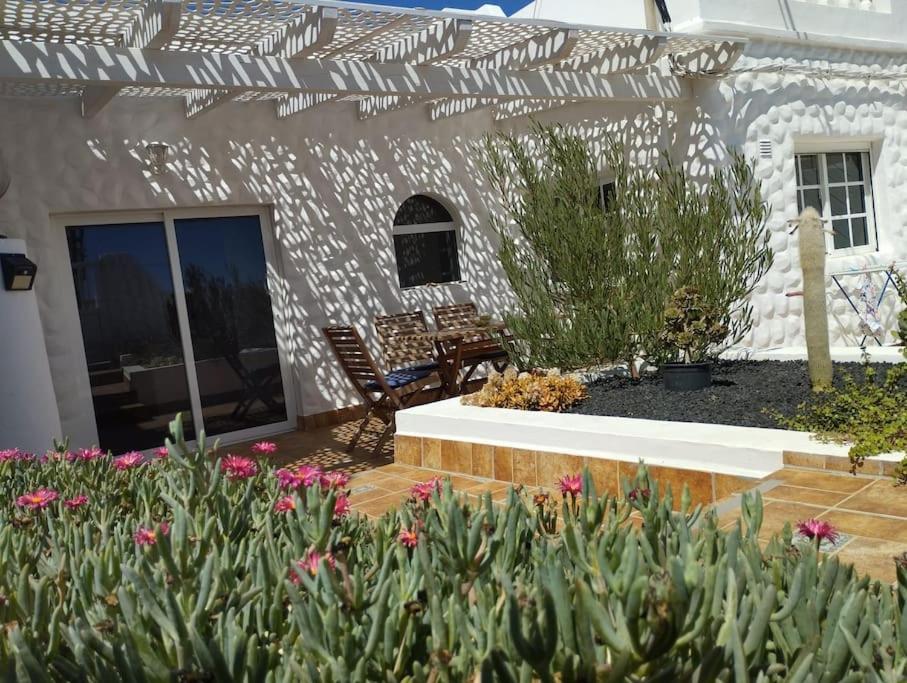 Lovely house Fuerteventura, cactus garden*sea view