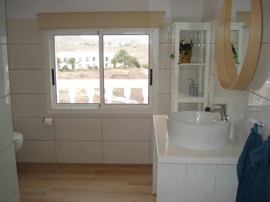 Lovely house Fuerteventura, cactus garden*sea view