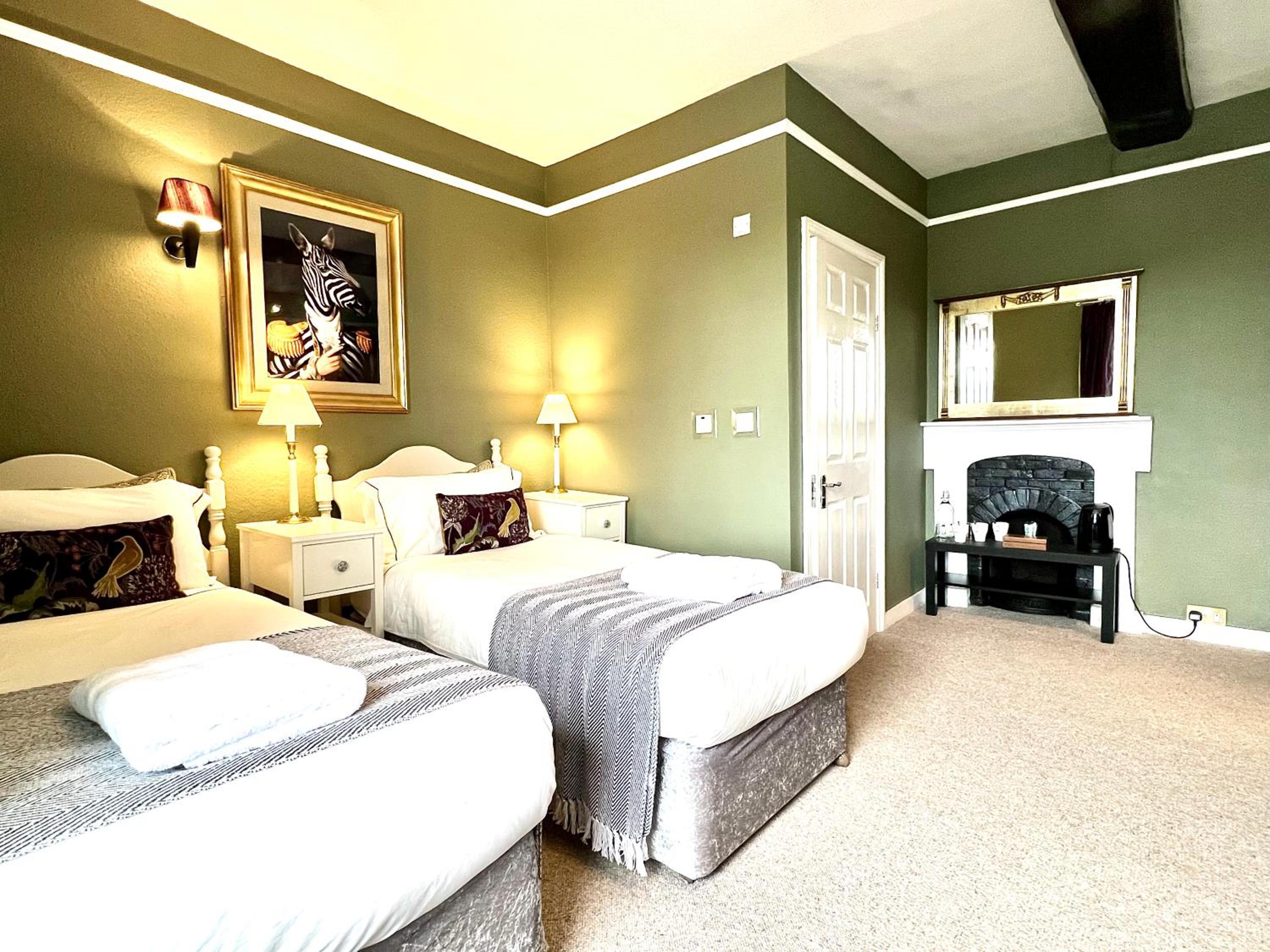 Colthrop Manor — 4