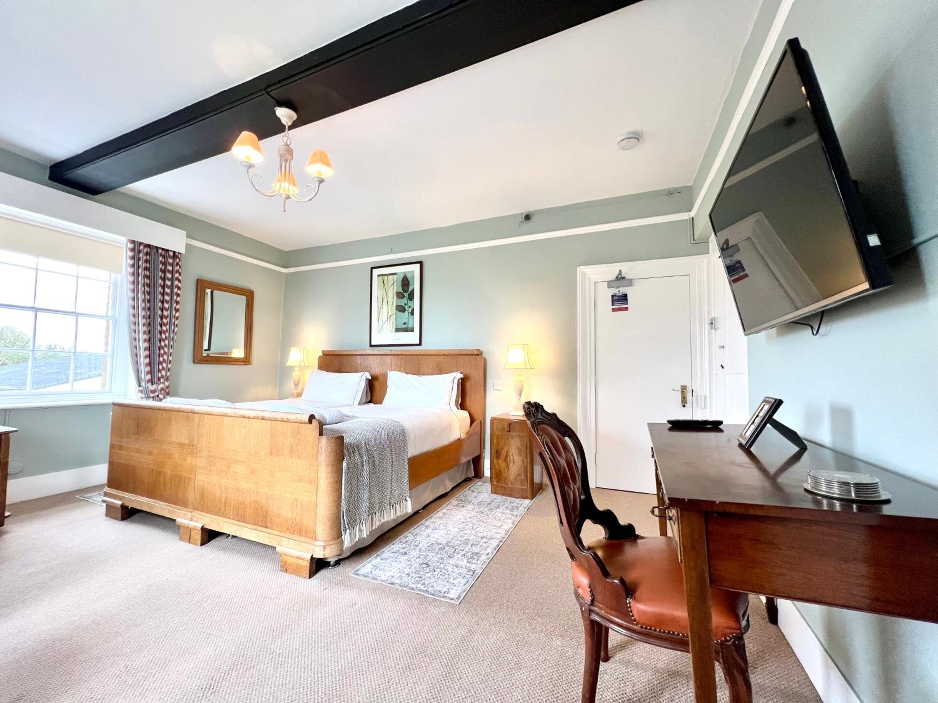 Colthrop Manor — 7