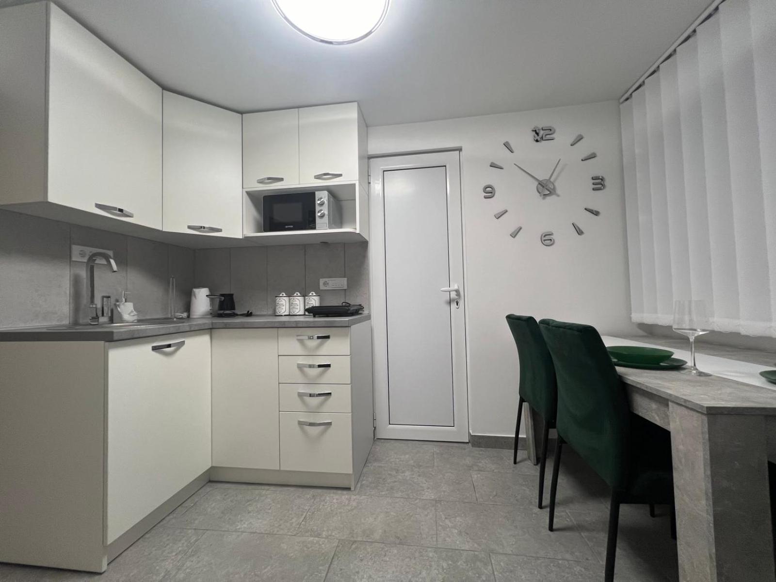 Agate Apartment