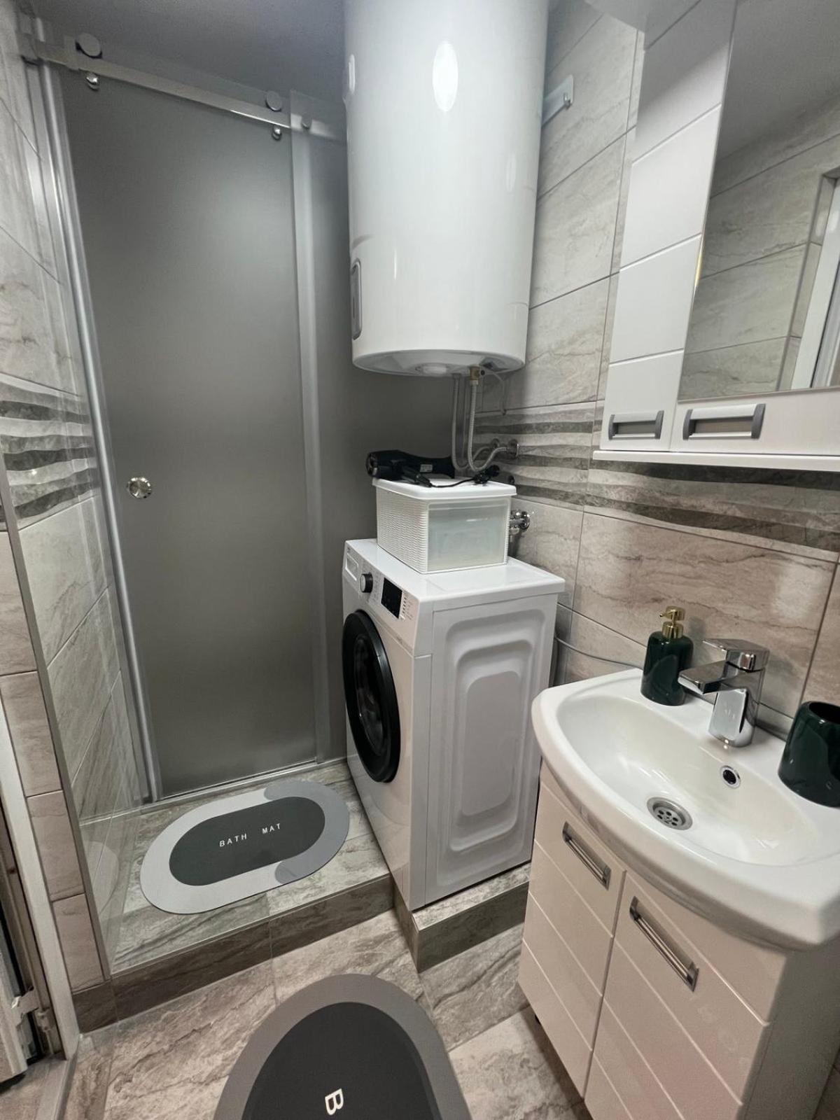 Agate Apartment