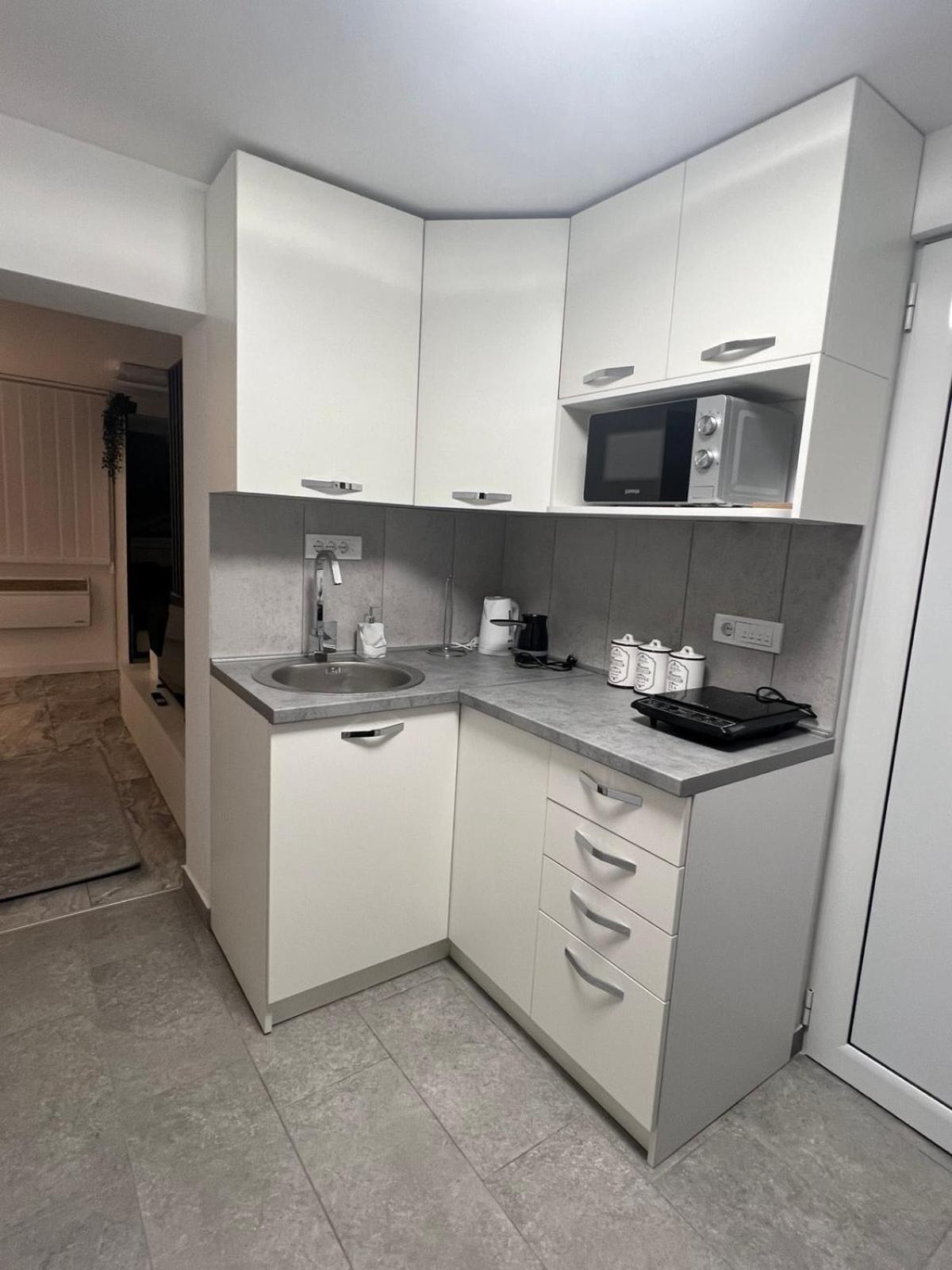 Agate Apartment