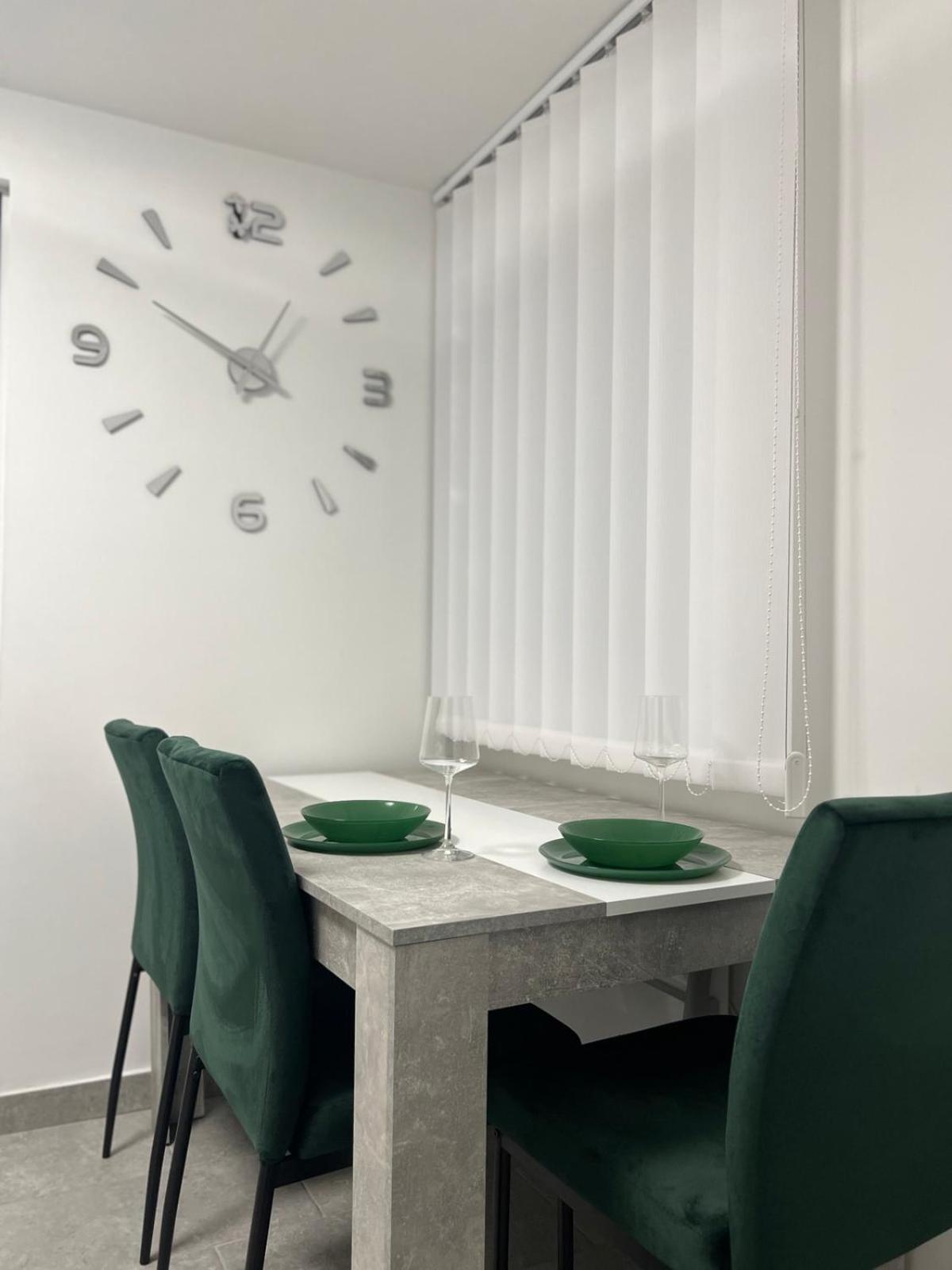 Agate Apartment