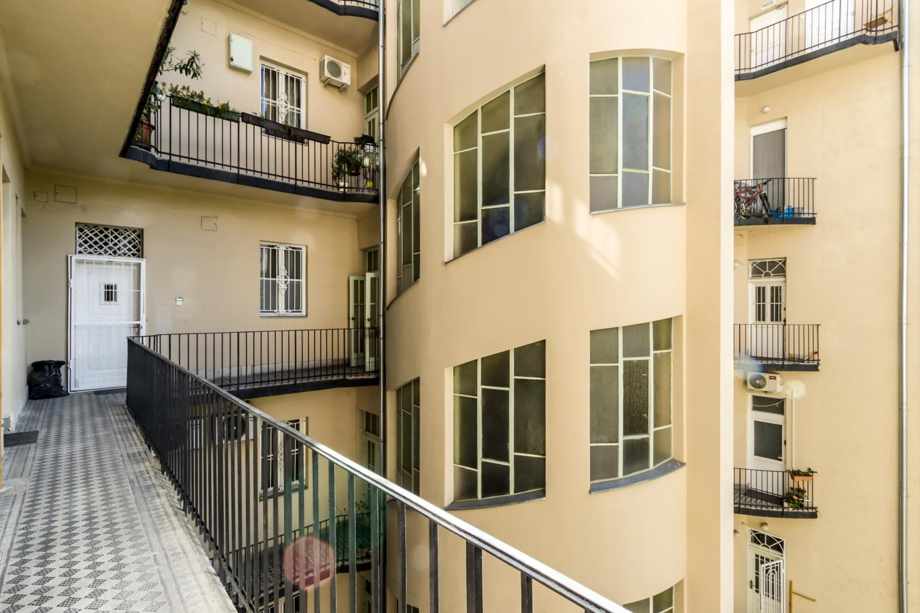 N16 Deluxe Apartment view 3