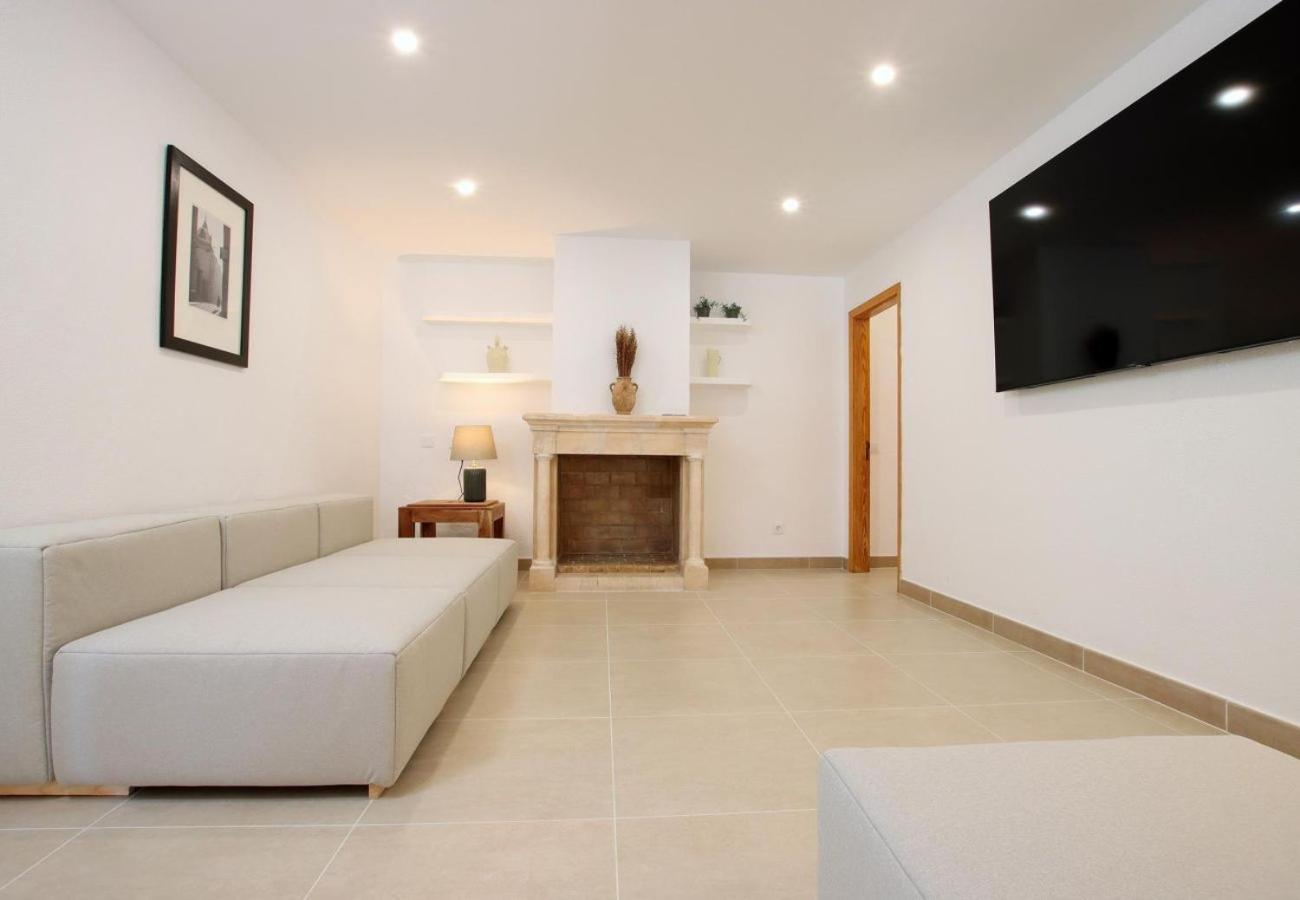 Relax just outside Pollensa recently renovated by Renthousing