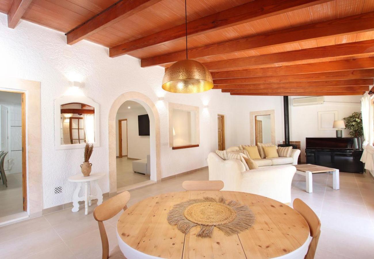 Relax just outside Pollensa recently renovated by Renthousing
