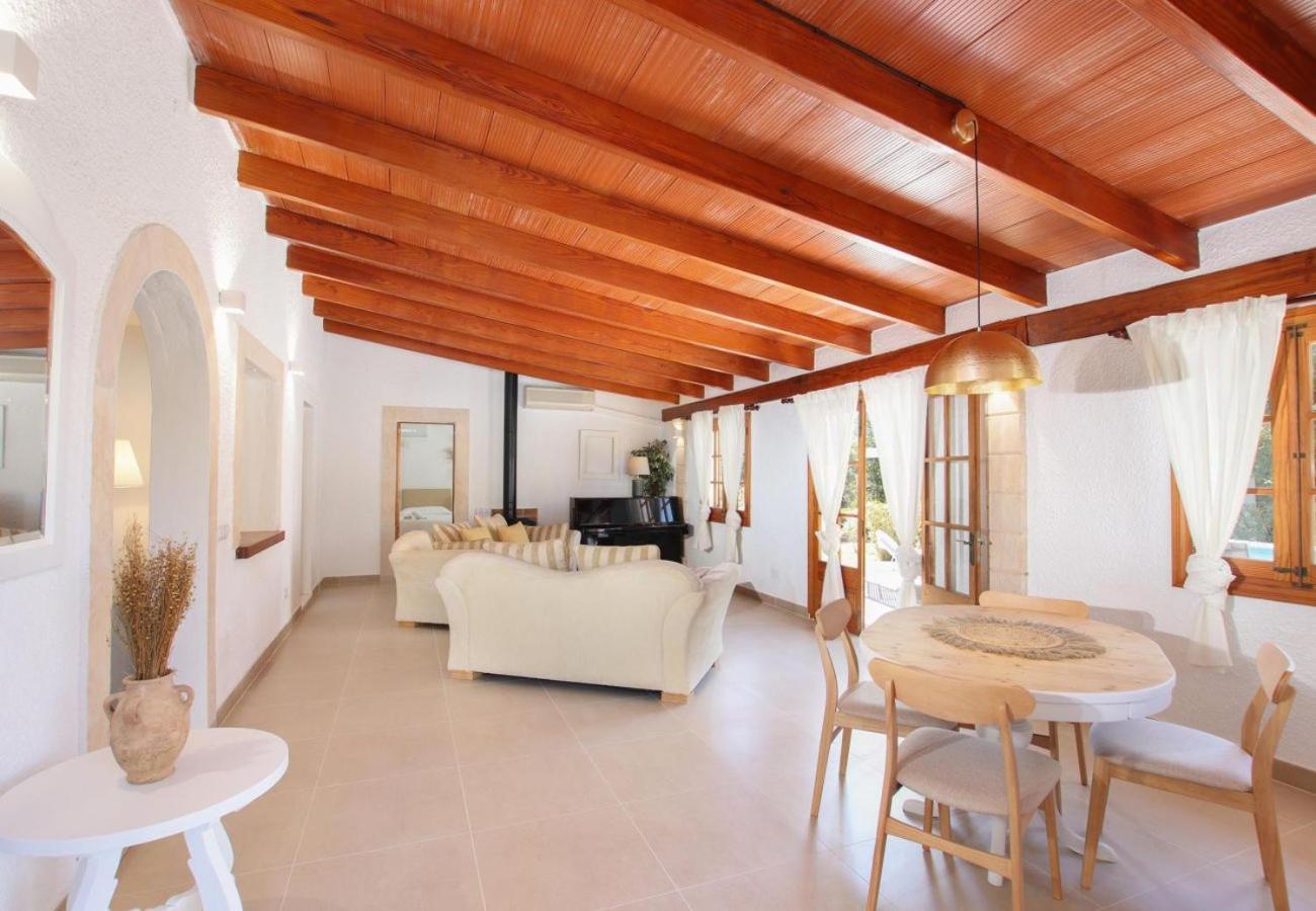 Relax just outside Pollensa recently renovated by Renthousing