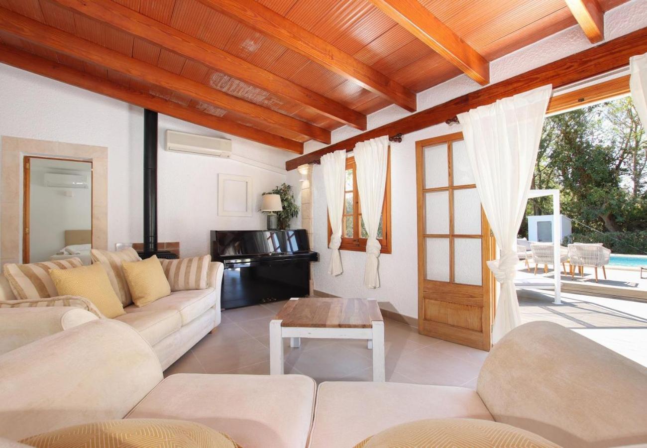 Relax just outside Pollensa recently renovated by Renthousing