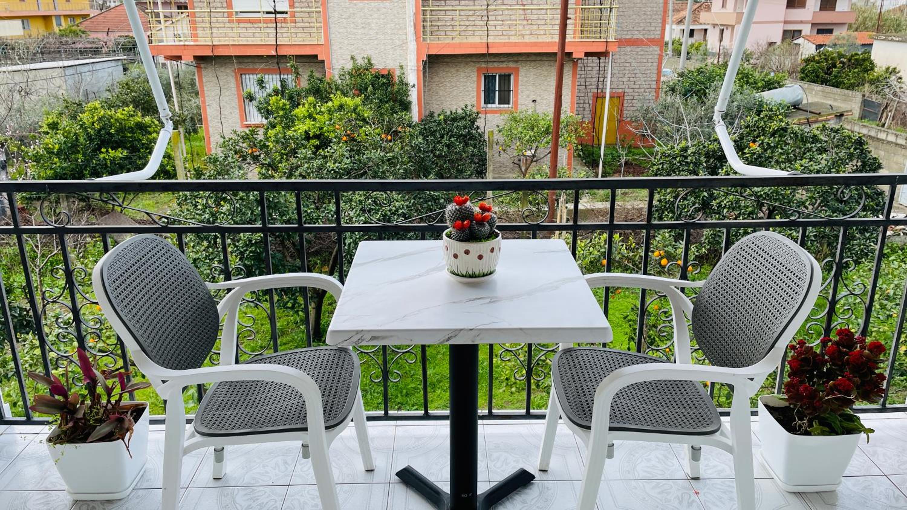 Mia Guest House - Entire home with balcony & garden