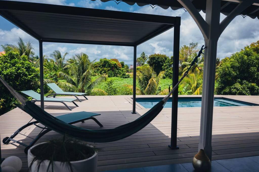 Villa Mahé, Majestueuse villa avec piscine, F4 à Ducos view 2