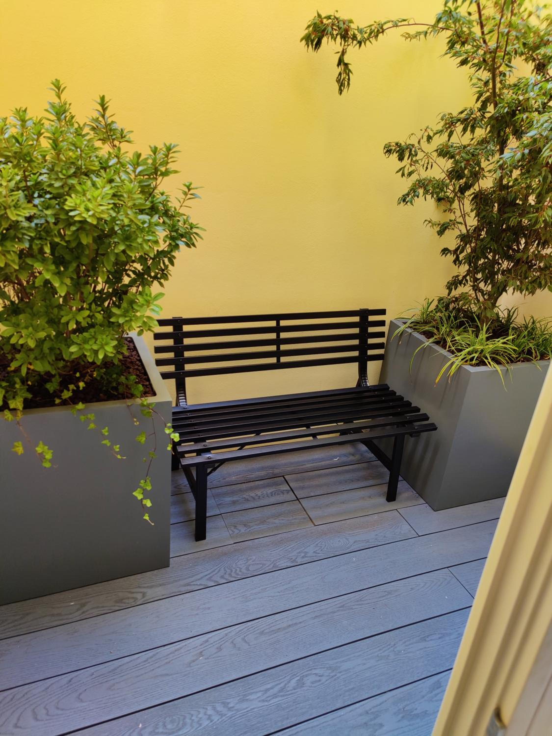 Central Studio with Private Courtyard