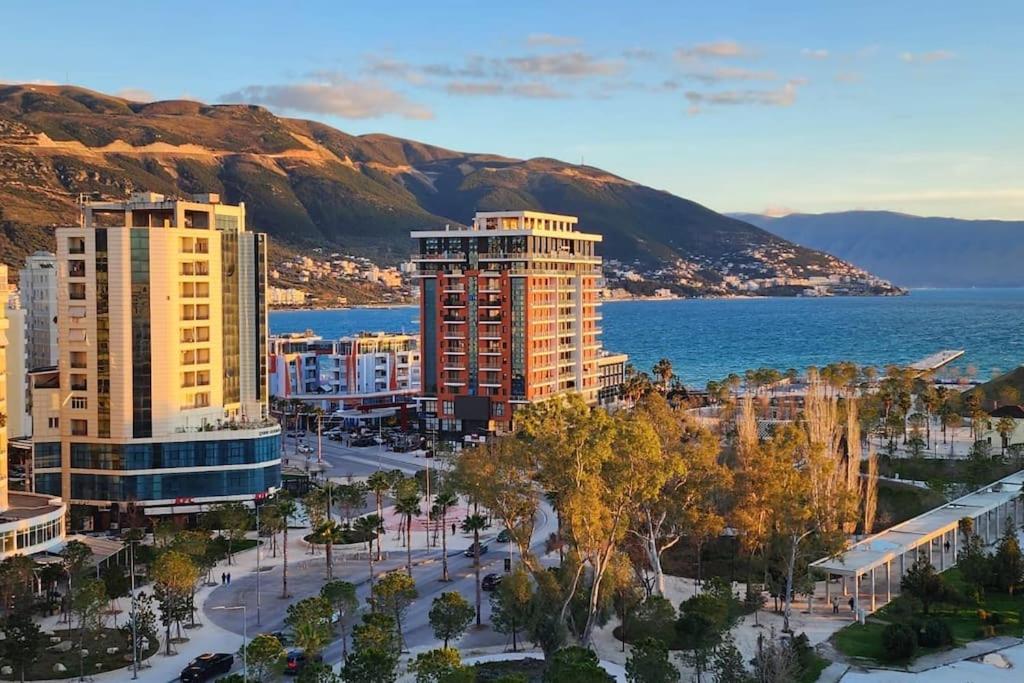 Top-Floor Apartment: Amazing City & Sea View