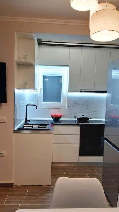 Top-Floor Apartment: Amazing City & Sea View
