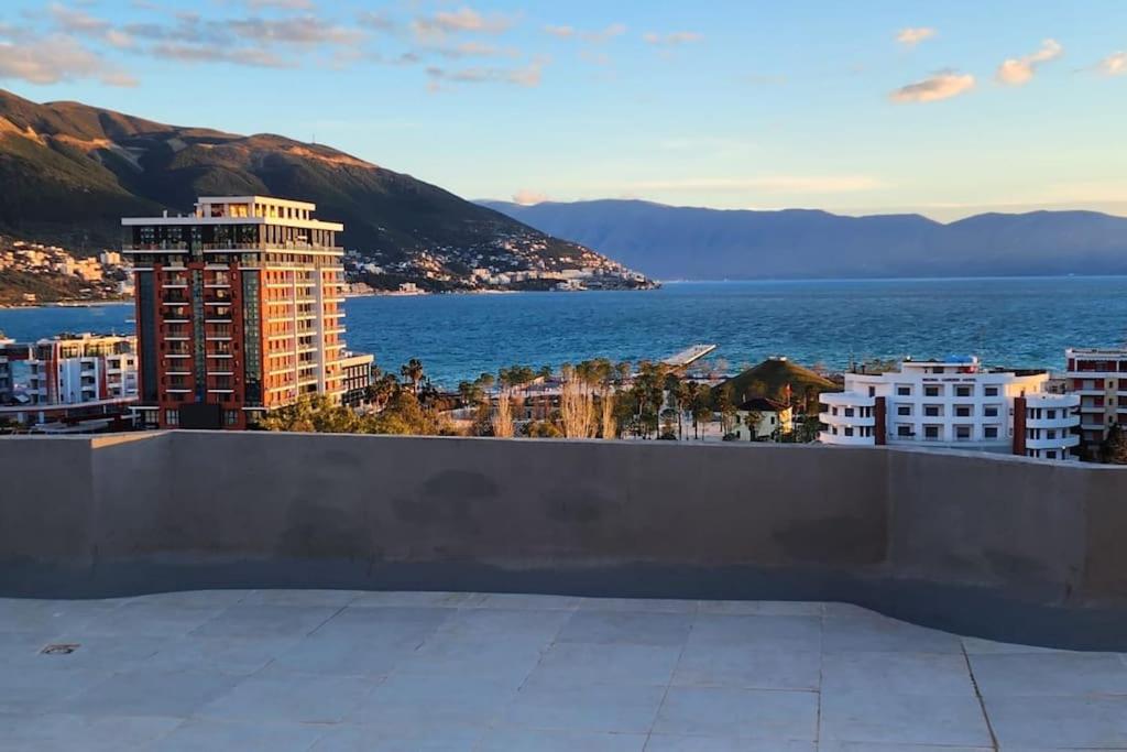 Top-Floor Apartment: Amazing City & Sea View
