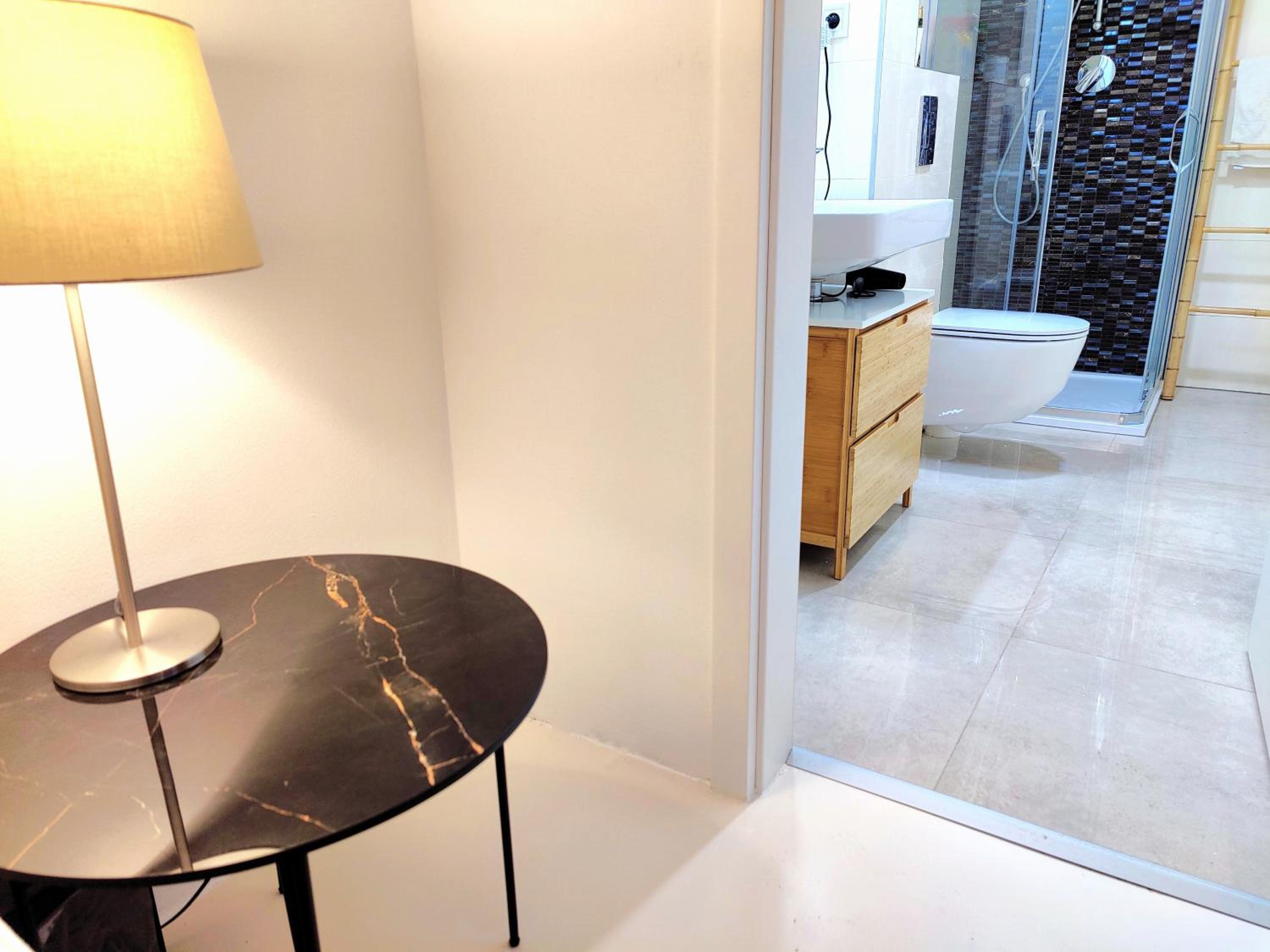Central Studio with Private Courtyard