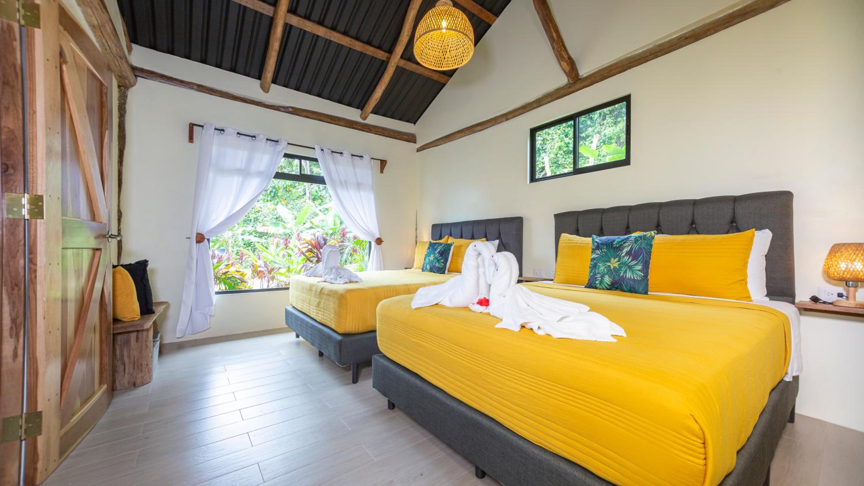 Cabañas Caeli, El Toucan, Peaceful Rainforest Retreat with Stunning Views