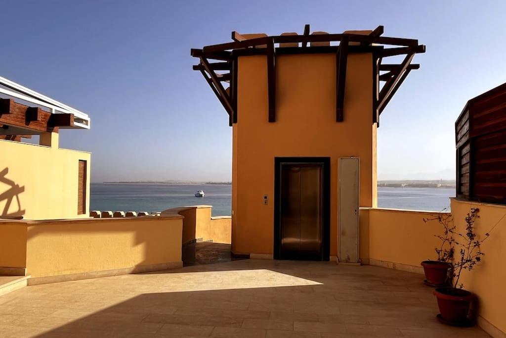 Charming seafront flat