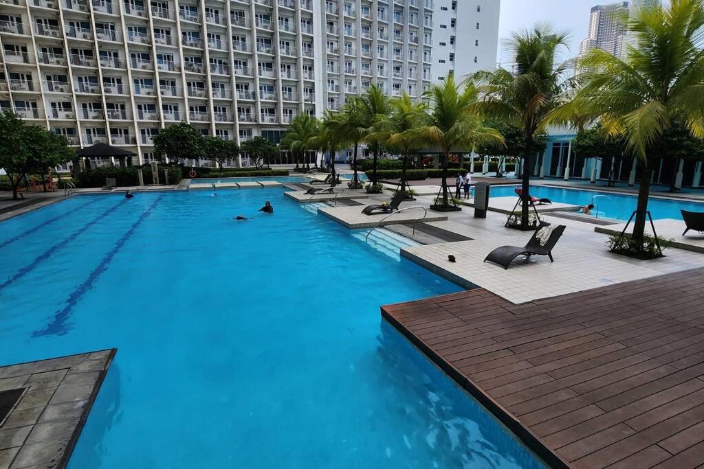 Homey 2br Apartment 2.0 in Makati view 2