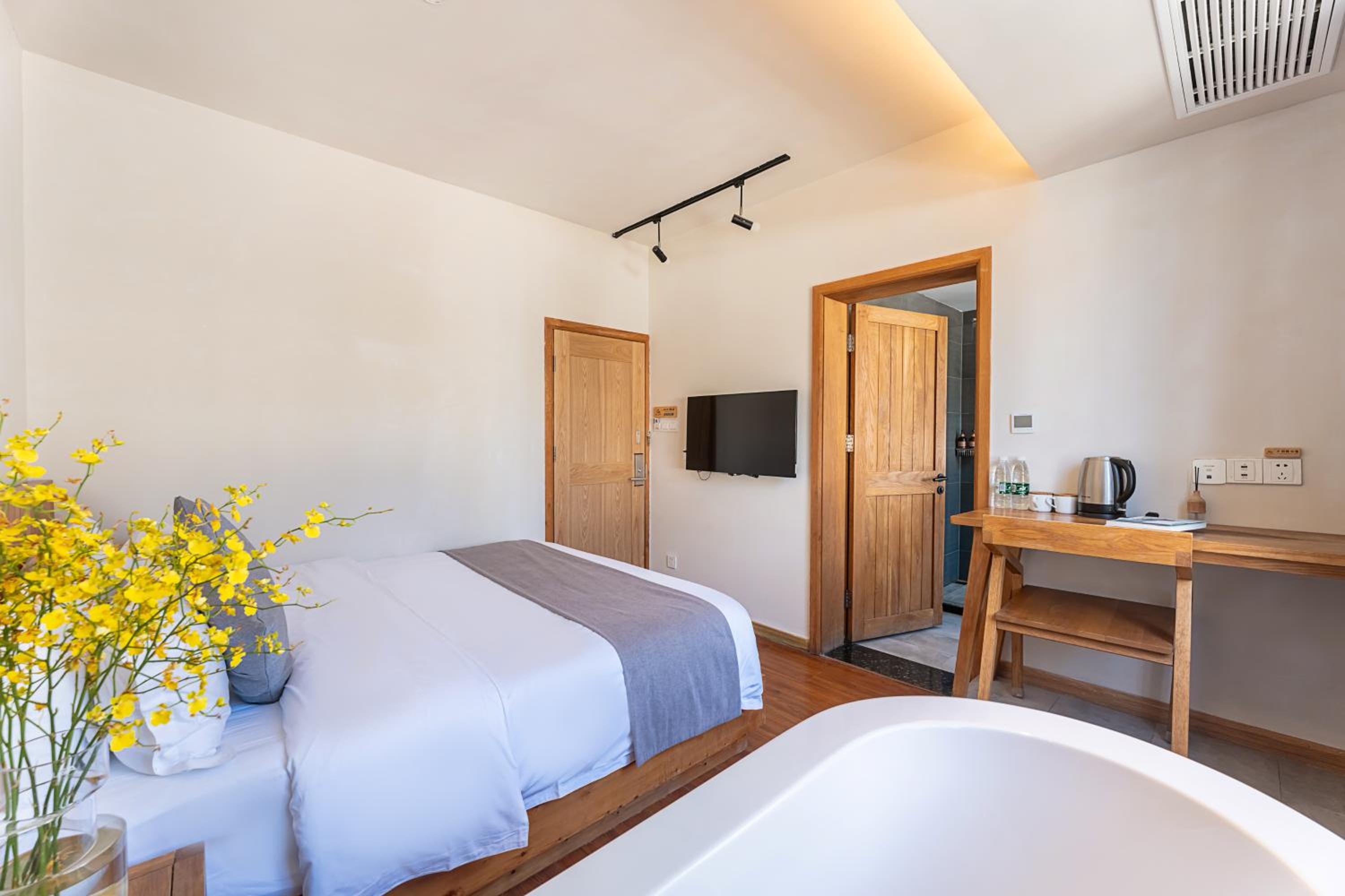 Hangzhou West Lake Yueshang Yunshe Boutique Homestay