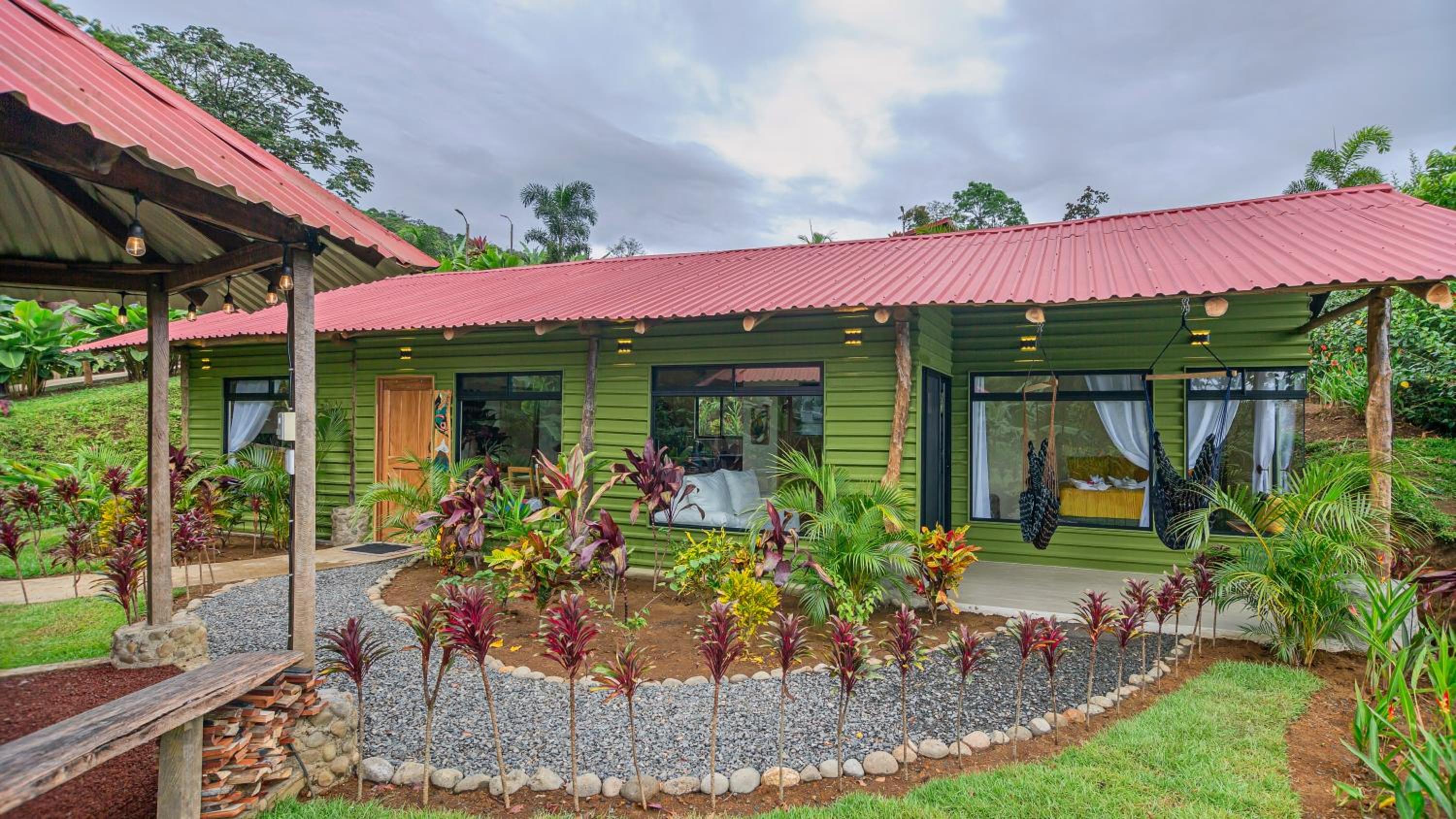 Cabañas Caeli, El Toucan, Peaceful Rainforest Retreat with Stunning Views
