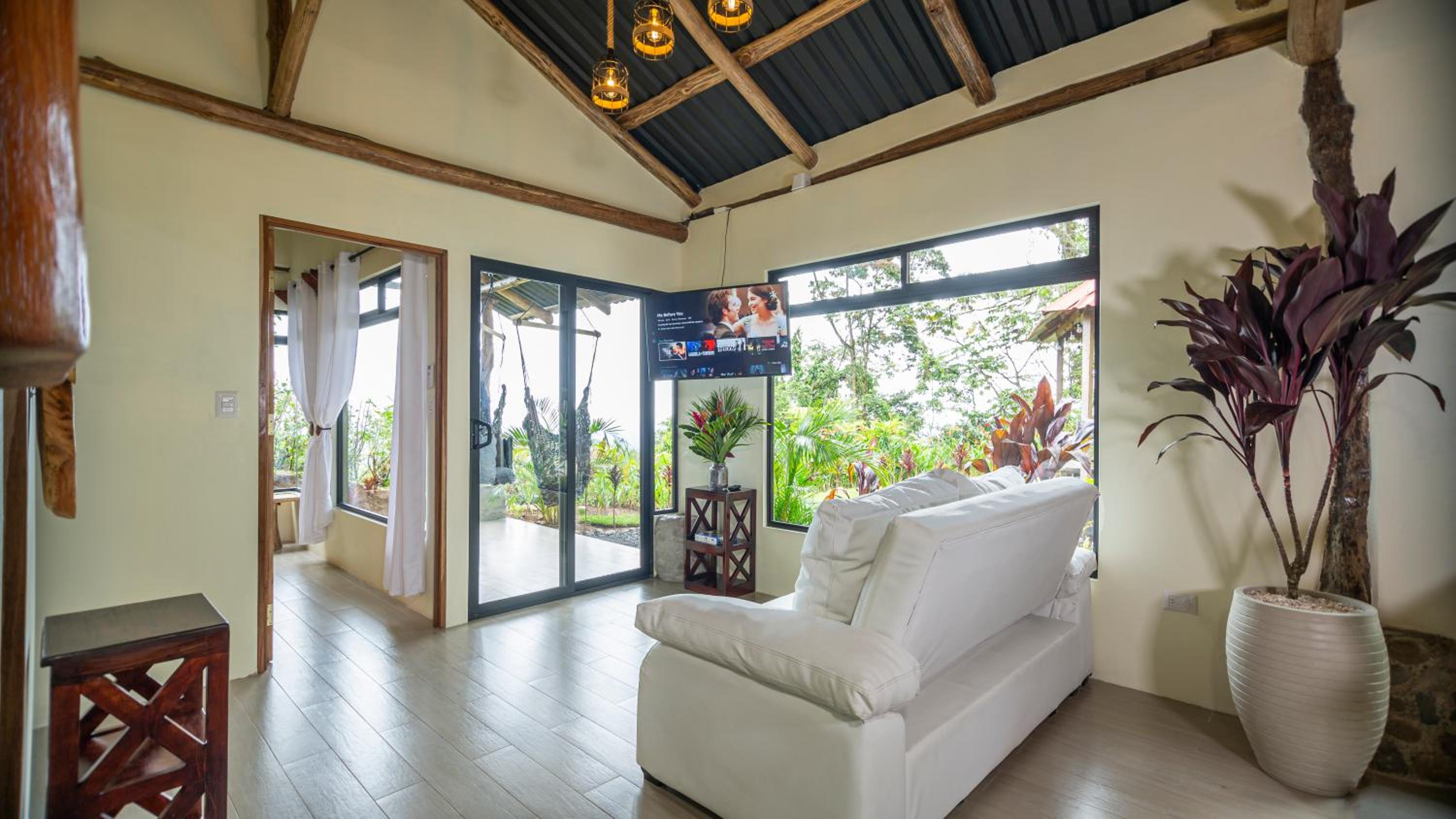 Cabañas Caeli, El Toucan, Peaceful Rainforest Retreat with Stunning Views