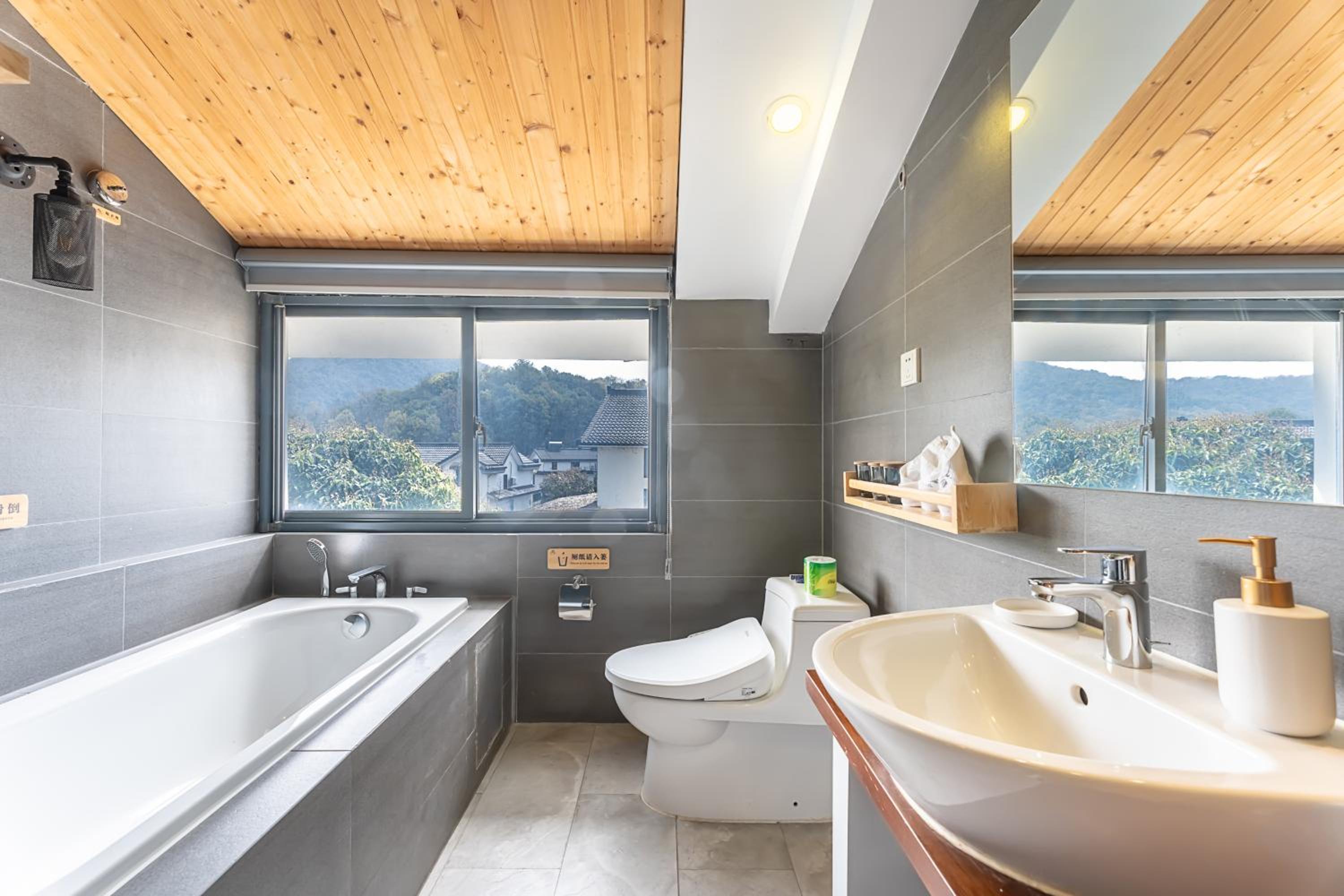 Hangzhou West Lake Yueshang Yunshe Boutique Homestay