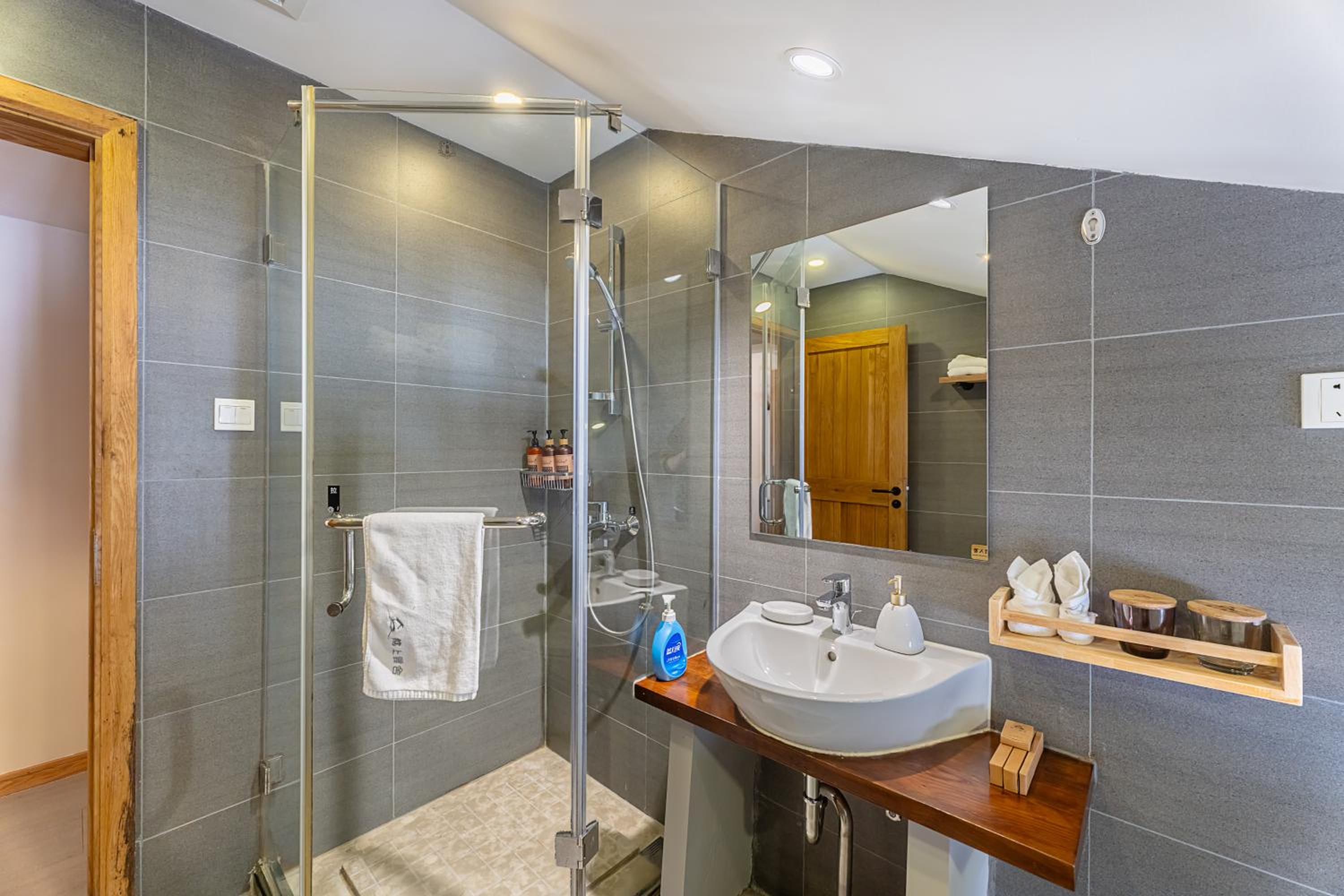 Hangzhou West Lake Yueshang Yunshe Boutique Homestay
