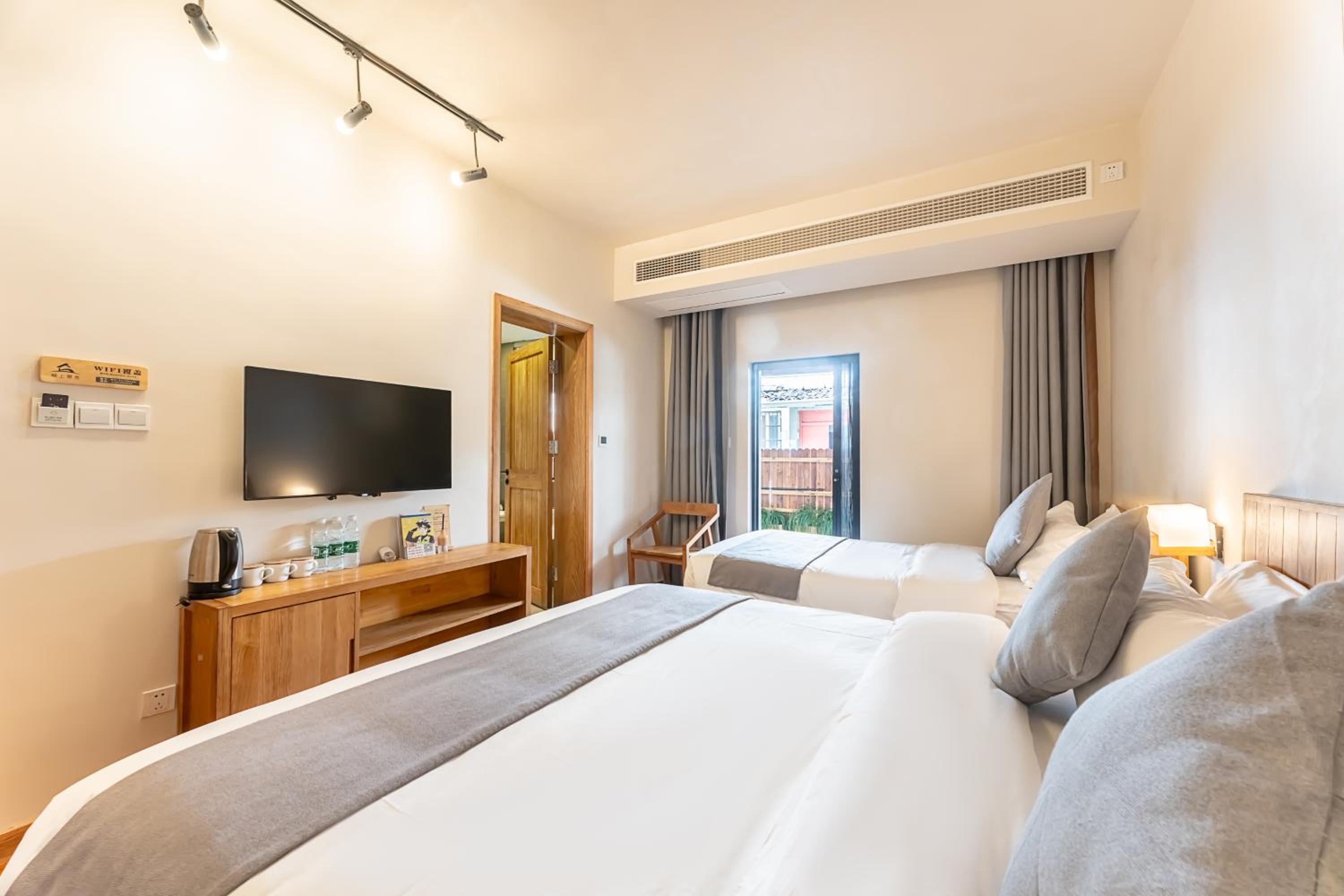 Hangzhou West Lake Yueshang Yunshe Boutique Homestay