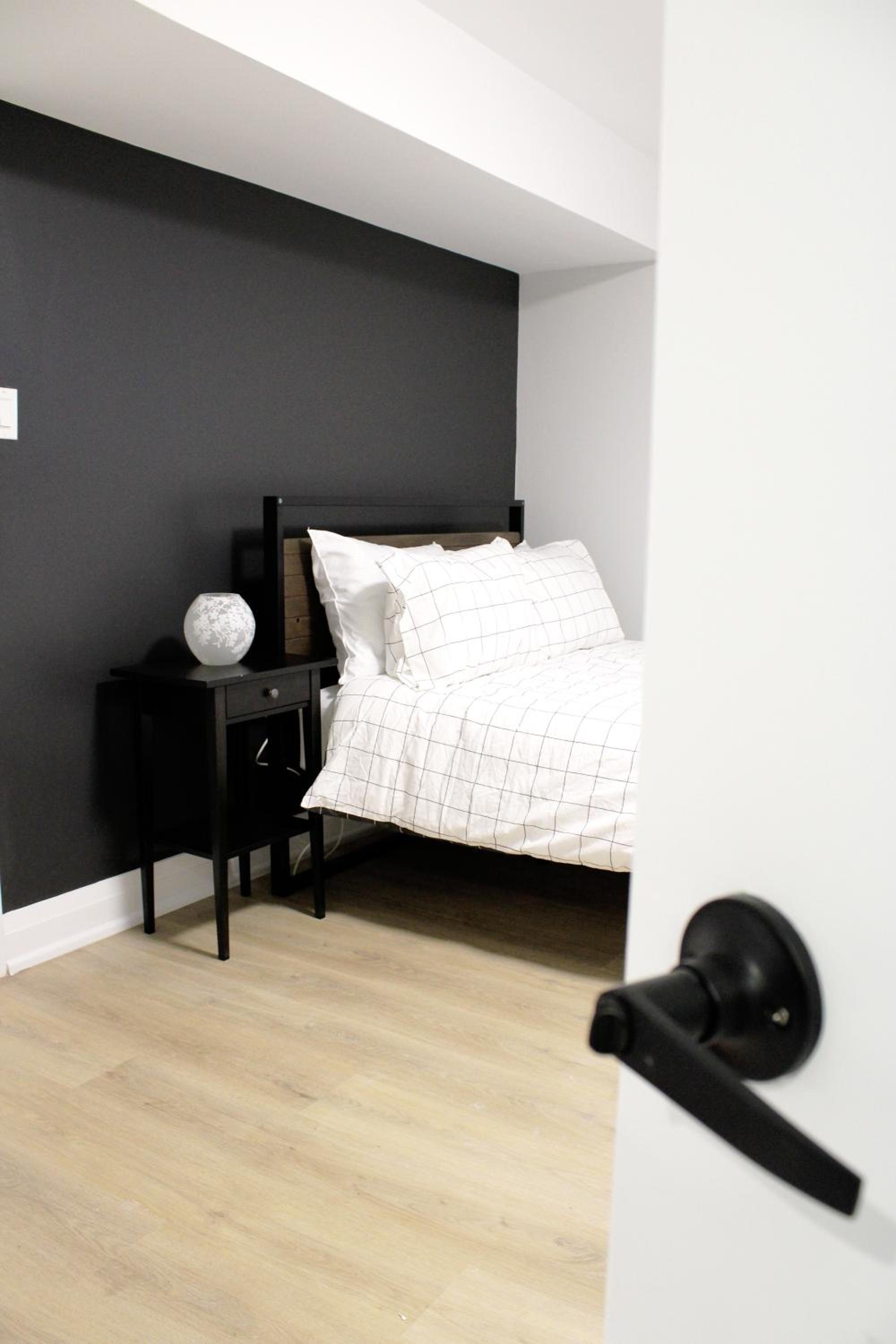Urban Haven: 2BR/2BA+Office, Kitchen, Dining
