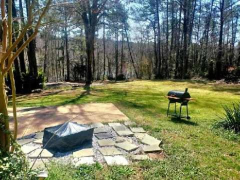 Gorgeous Cabin by Lake with Waterview and walking access view 4