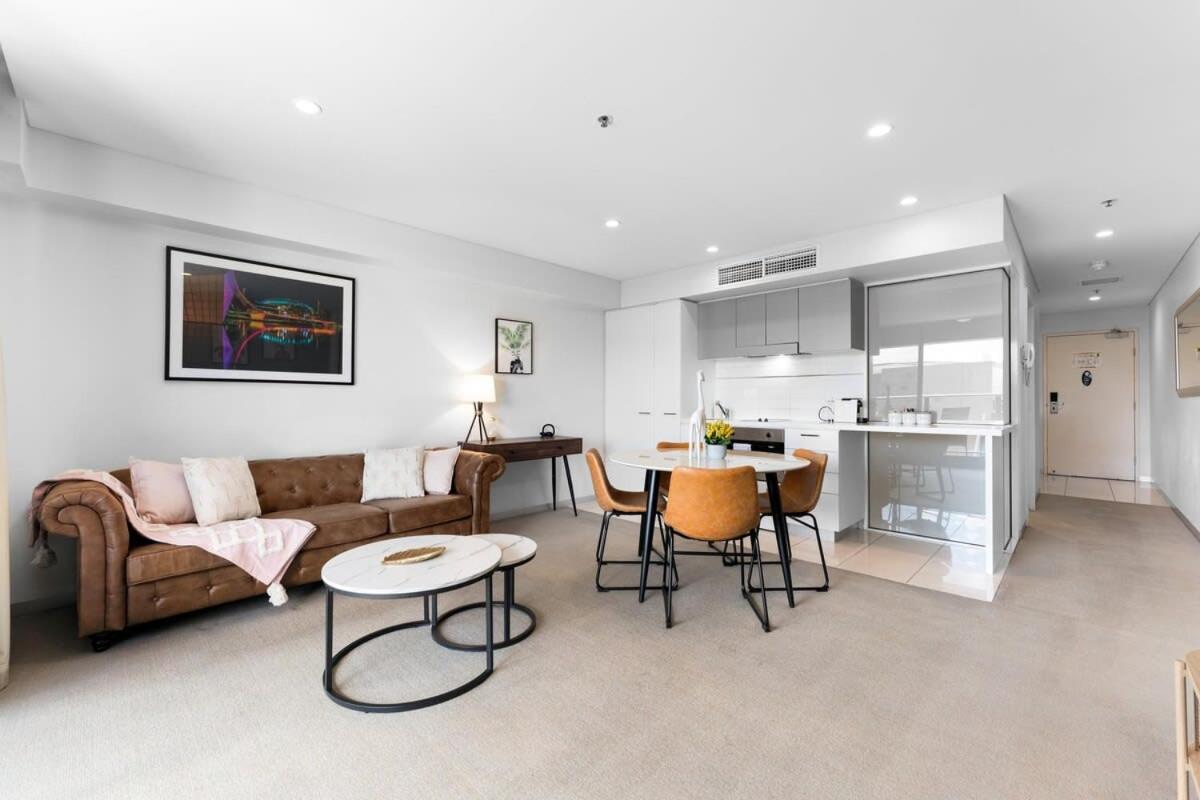CBD 1BR Apt-104 North Terrace-Walkable CityView