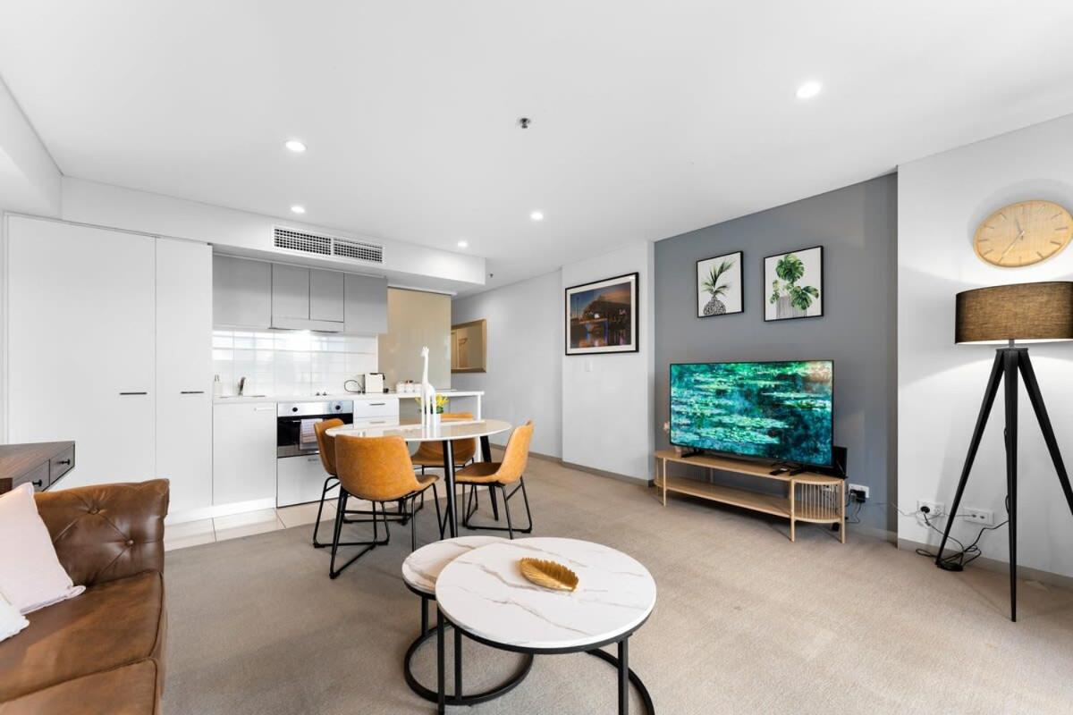 CBD 1BR Apt-104 North Terrace-Walkable CityView