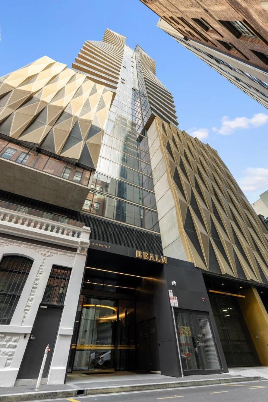 Adelaide CBD Oasis - 2BR Realm Retreat - Level 19
