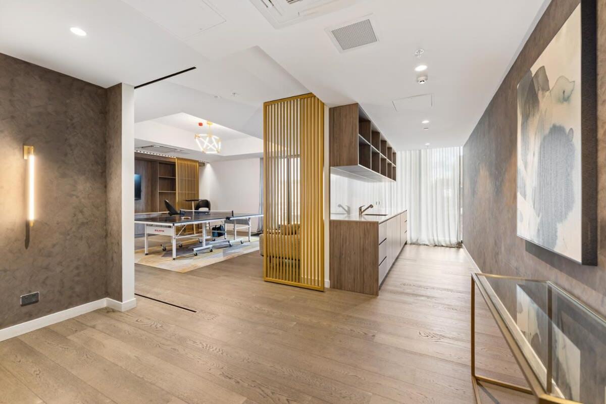 The amazing 1BR CBD Apt Premium Location