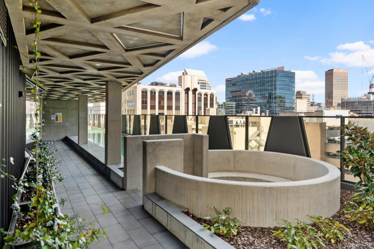 The amazing 1BR CBD Apt Premium Location